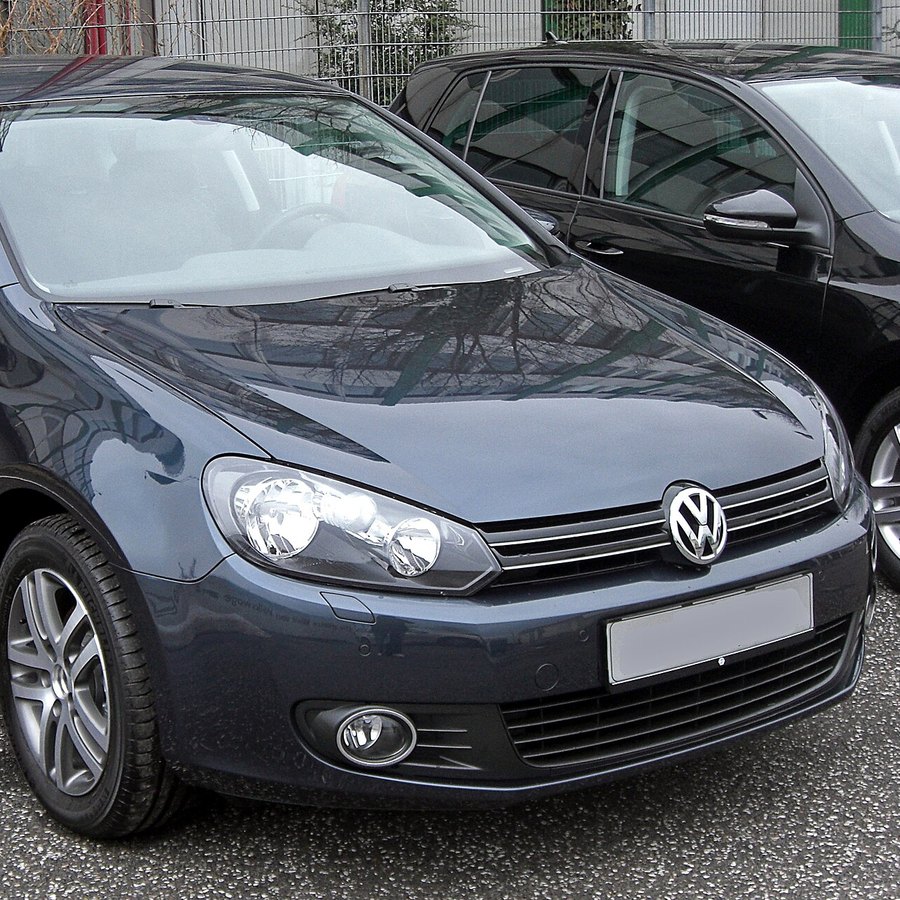 Volkswagen Golf — одна из моделей учебного автопарка